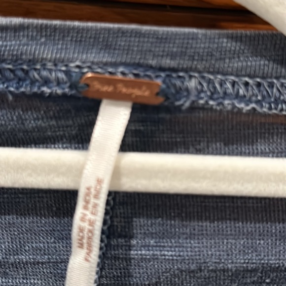 FREE PEOPLE navy long sleeve shirt with lace sleeves Size XS fits like a small - Picture 3 of 5